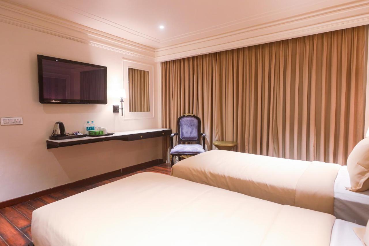 The Saga Hotel New Delhi Ngoại thất bức ảnh