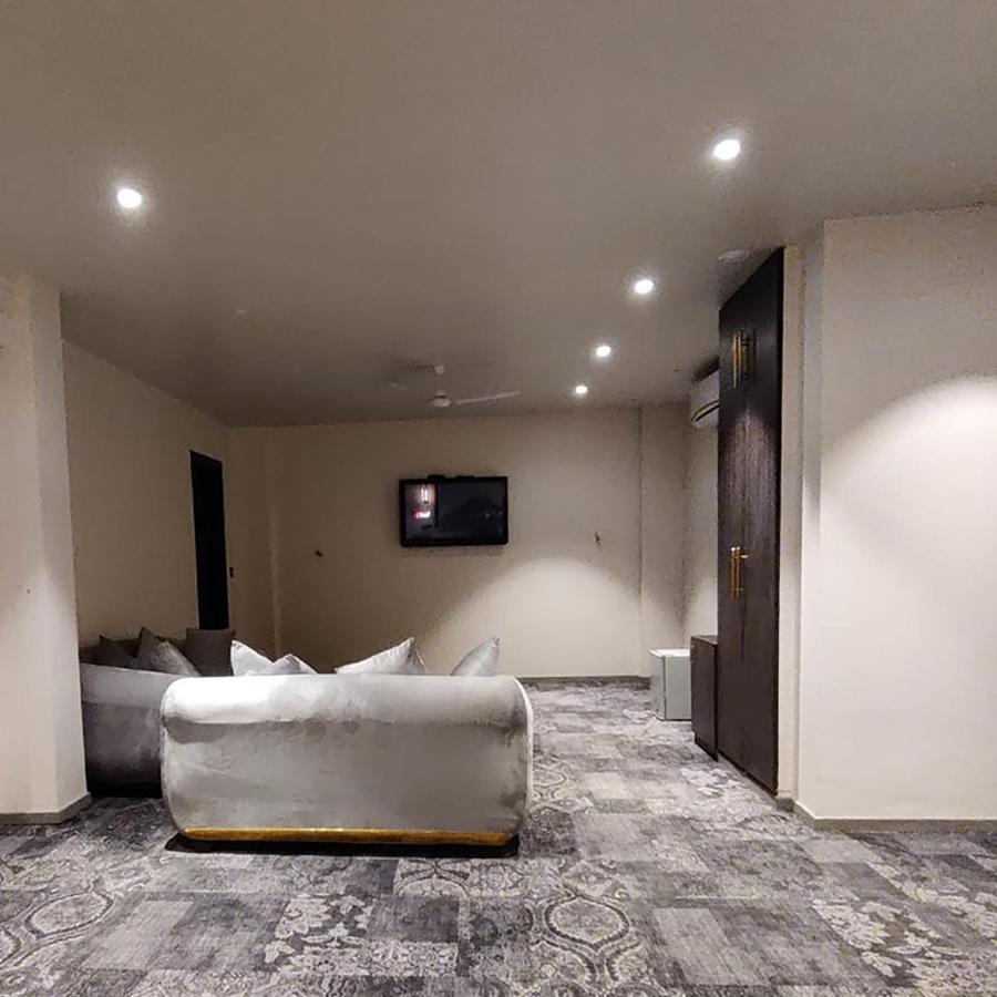 The Saga Hotel New Delhi Ngoại thất bức ảnh